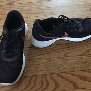 Size 9, Nike Running Shoes